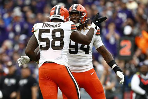 Browns defensive ends Alex Wright, Isaiah Thomas could miss significant time with knee injuries